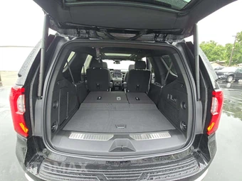 2026 GMC Yukon Denali 5SA - miniatura 12