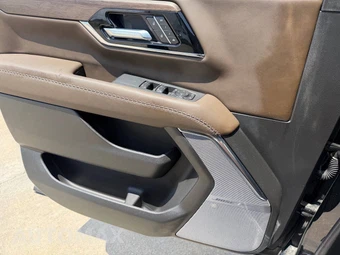 2026 GMC Yukon Denali Ultimate 5SB - miniatura 11