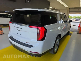 2026 GMC Yukon XL Denali 5SA - miniatura 4