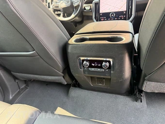 2026 GMC Yukon XL Elevation 4SA - miniatura 16
