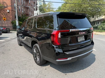 2026 GMC Yukon XL Elevation 4SA - miniatura 7