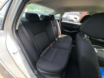 2026 Honda Civic Sedan LX - miniatura 16