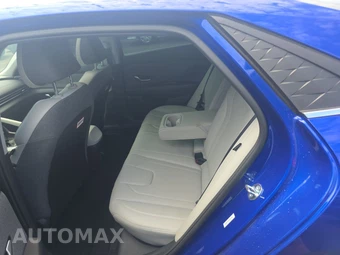 2026 Hyundai Elantra Limited - miniatura 13
