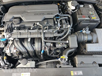 2026 Hyundai Elantra Limited - miniatura 15