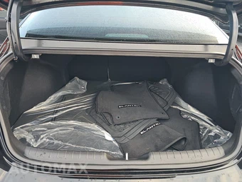 2026 Hyundai Elantra Limited - miniatura 16