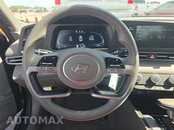 2026 Hyundai Elantra SE - miniatura 10