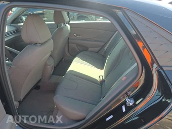 2026 Hyundai Elantra SE - miniatura 13