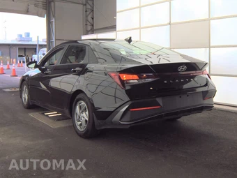 2026 Hyundai Elantra SE - miniatura 6