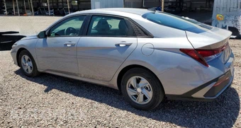 2026 Hyundai Elantra SE - miniatura 2