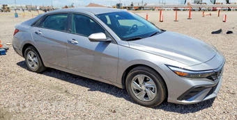2026 Hyundai Elantra SE - miniatura 4