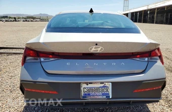 2026 Hyundai Elantra SE - miniatura 6