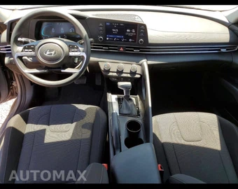 2026 Hyundai Elantra SE - miniatura 8