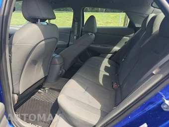 2026 Hyundai Elantra SE - miniatura 13