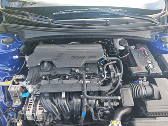 2026 Hyundai Elantra SE - miniatura 16