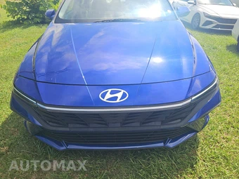 2026 Hyundai Elantra SE - miniatura 2