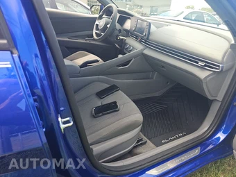 2026 Hyundai Elantra SE - miniatura 8