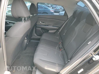 2026 Hyundai Elantra SE – miniatura 13