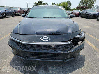 2026 Hyundai Elantra SE – miniatura 2