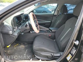 2026 Hyundai Elantra SE – miniatura 7