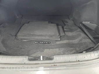 2026 Hyundai Elantra SE - miniatura 16