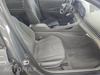 2026 Hyundai Elantra SE - miniatura 8