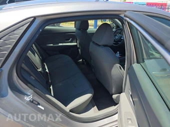 2026 Hyundai Elantra SE - miniatura 13
