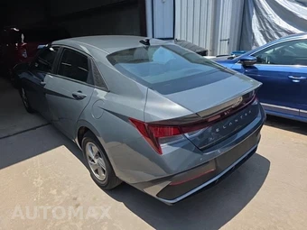 2026 Hyundai Elantra SE - miniatura 6