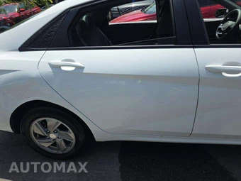 2026 Hyundai Elantra SE - miniatura 20