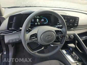 2026 Hyundai Elantra SE - miniatura 10