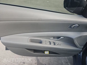 2026 Hyundai Elantra SE - miniatura 9