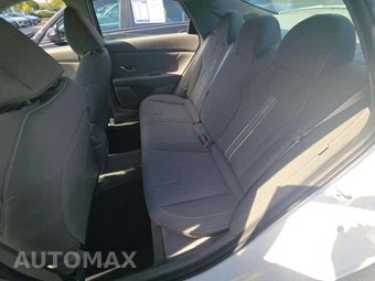 2026 Hyundai Elantra SEL Sport - miniatura 13