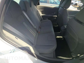 2026 Hyundai Elantra SEL Sport - miniatura 16