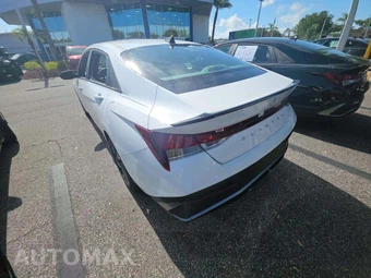 2026 Hyundai Elantra SEL Sport - miniatura 2