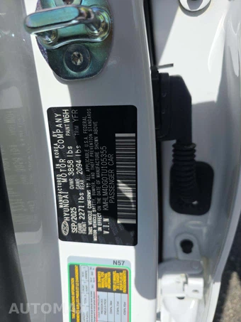 2026 Hyundai Elantra SEL Sport - miniatura 5