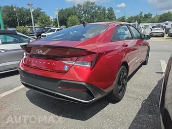 2026 Hyundai Elantra SEL Sport - miniatura 4