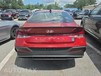2026 Hyundai Elantra SEL Sport - miniatura 5