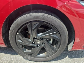 2026 Hyundai Elantra SEL Sport - miniatura 9