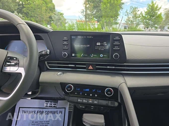 2026 Hyundai Elantra SEL Sport - miniatura 7