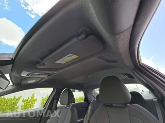 2026 Hyundai Elantra SEL Sport - miniatura 8