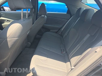 2026 Hyundai Elantra SEL Sport - miniatura 13