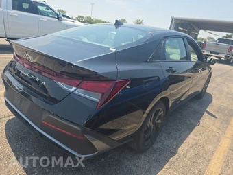 2026 Hyundai Elantra SEL Sport - miniatura 4
