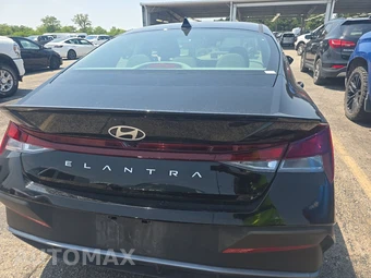 2026 Hyundai Elantra SEL Sport - miniatura 5