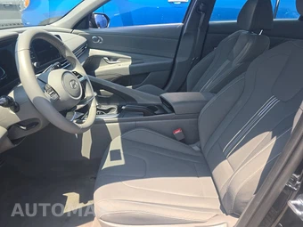 2026 Hyundai Elantra SEL Sport - miniatura 7