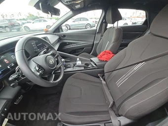 2026 Hyundai Elantra SEL Sport - miniatura 13