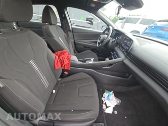 2026 Hyundai Elantra SEL Sport - miniatura 14