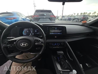 2026 Hyundai Elantra SEL Sport - miniatura 17