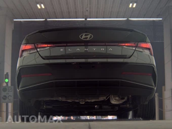 2026 Hyundai Elantra SEL Sport - miniatura 7
