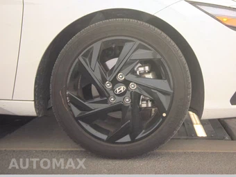 2026 Hyundai Elantra SEL Sport - miniatura 10
