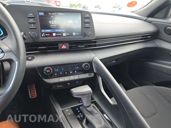 2026 Hyundai Elantra SEL Sport - miniatura 17