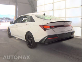 2026 Hyundai Elantra SEL Sport - miniatura 8